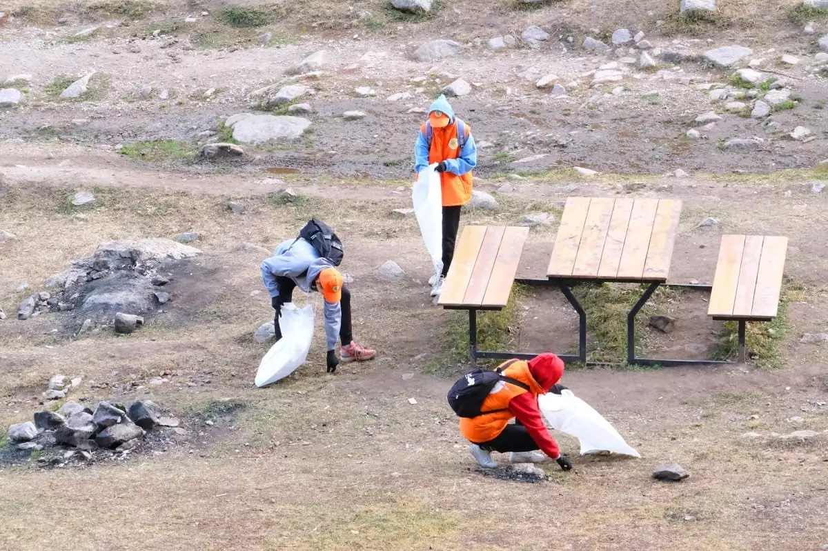 Алматы – наш общий дом: более 20 тыс. кубометров мусора вывезено с гор, рек и озер