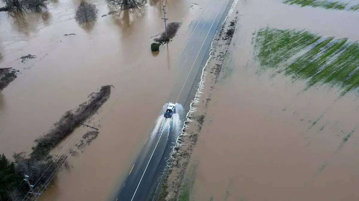 Шесть республиканских дорог перекрыты из-за паводков в Казахстане