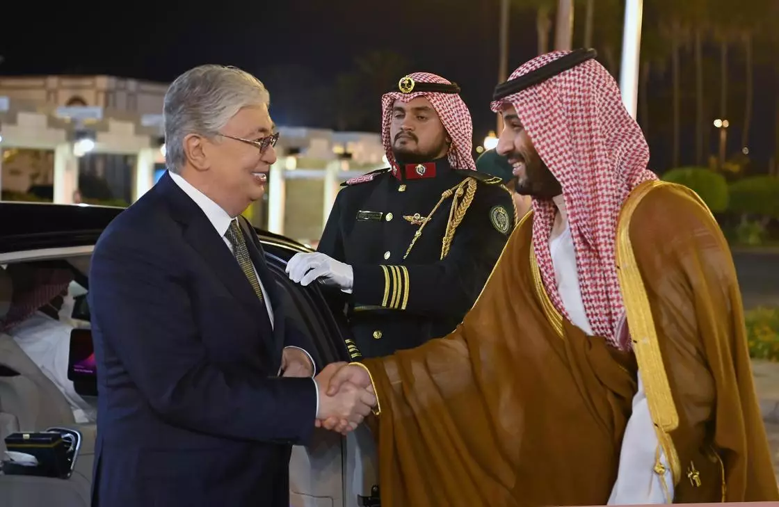 Токаев поздравил короля Саудовской Аравии с 30-летием установления дипломатических отношений с Казахстаном
