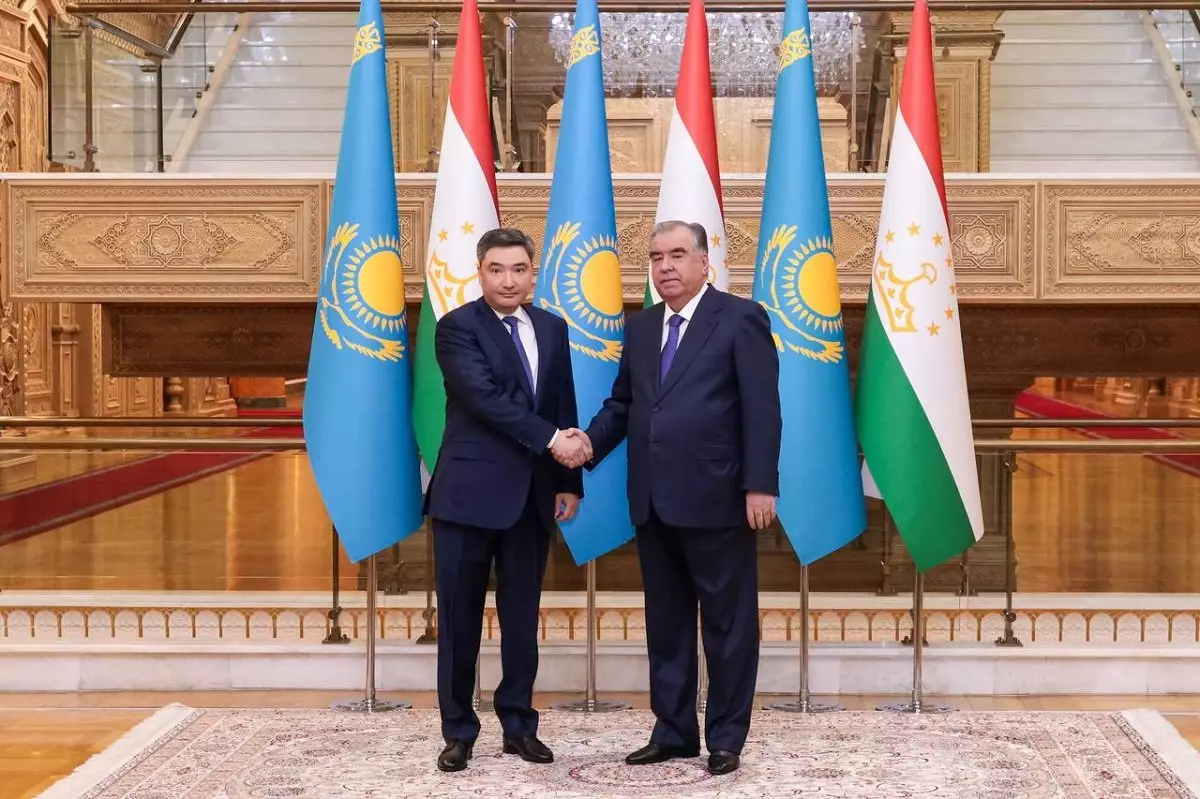 Олжас Бектенов с главой Правительства Таджикистана обсудили перспективы торгово-экономического сотрудничества