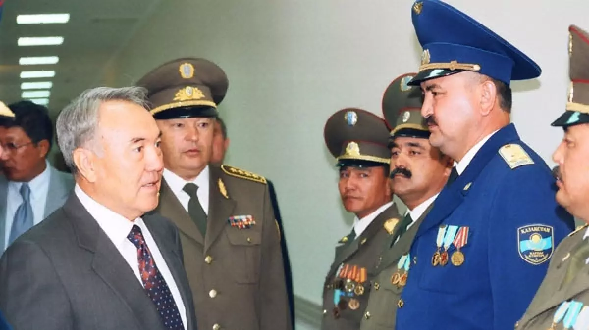 КХДР-дағы истребительдер мен әуе базалары: Алтынбаев Қорғаныс министрі ретінде несімен есте қалды