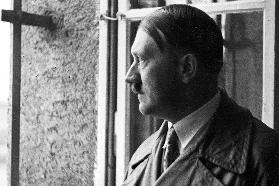 Адольф Гитлердің өлімі: ақиқат па, аңыз ба?