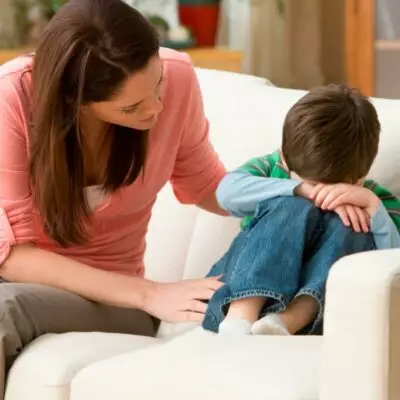 Когда родителю нужно просить прощения у ребенка: популярное заблуждение