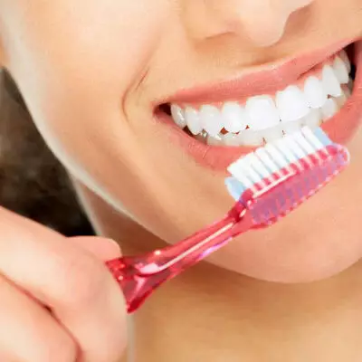 Как правильно чистить зубы: простые советы, которые следует знать