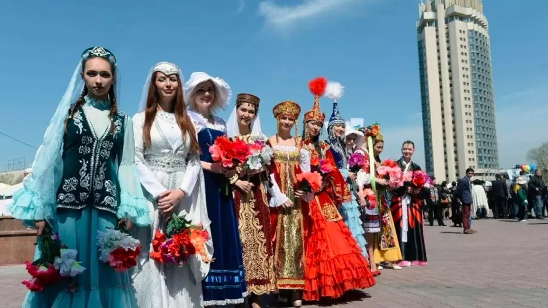 Члены АНК рассказали о символическом значении Дня единства народа Казахстана