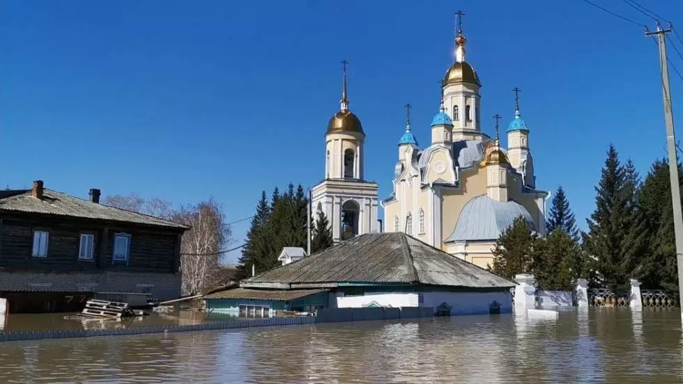 В Петропавловске из-за наводнения пострадал собор начала XIX века