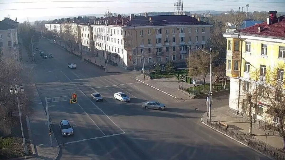 Пьяную девушку за рулем чужого авто задержали в Усть-Каменогорске (ВИДЕО)