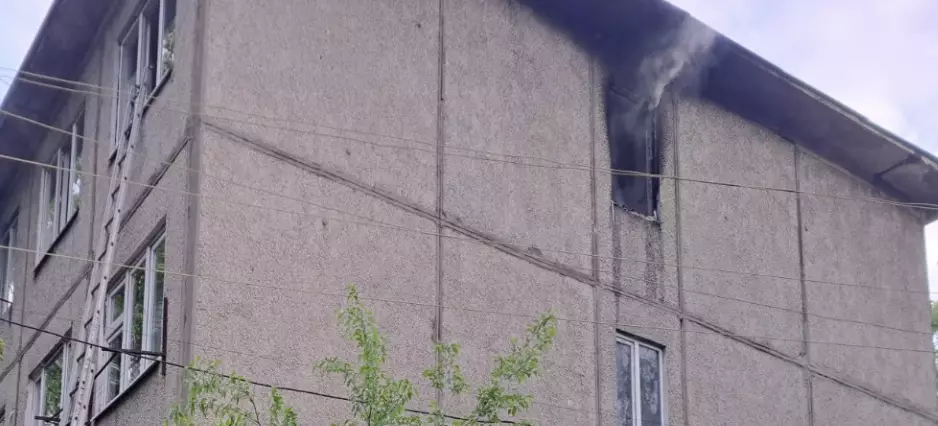 Четыре человека госпитализированы в результате пожара в Алматы