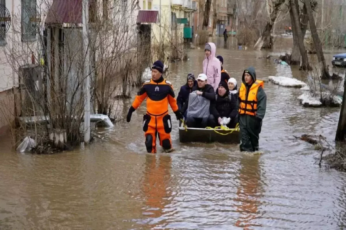 Больше 40 тыс казахстанцев вернулись в свои дома после паводков