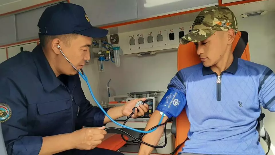 800 казахстанцев обратились за медпомощью с начала паводков
