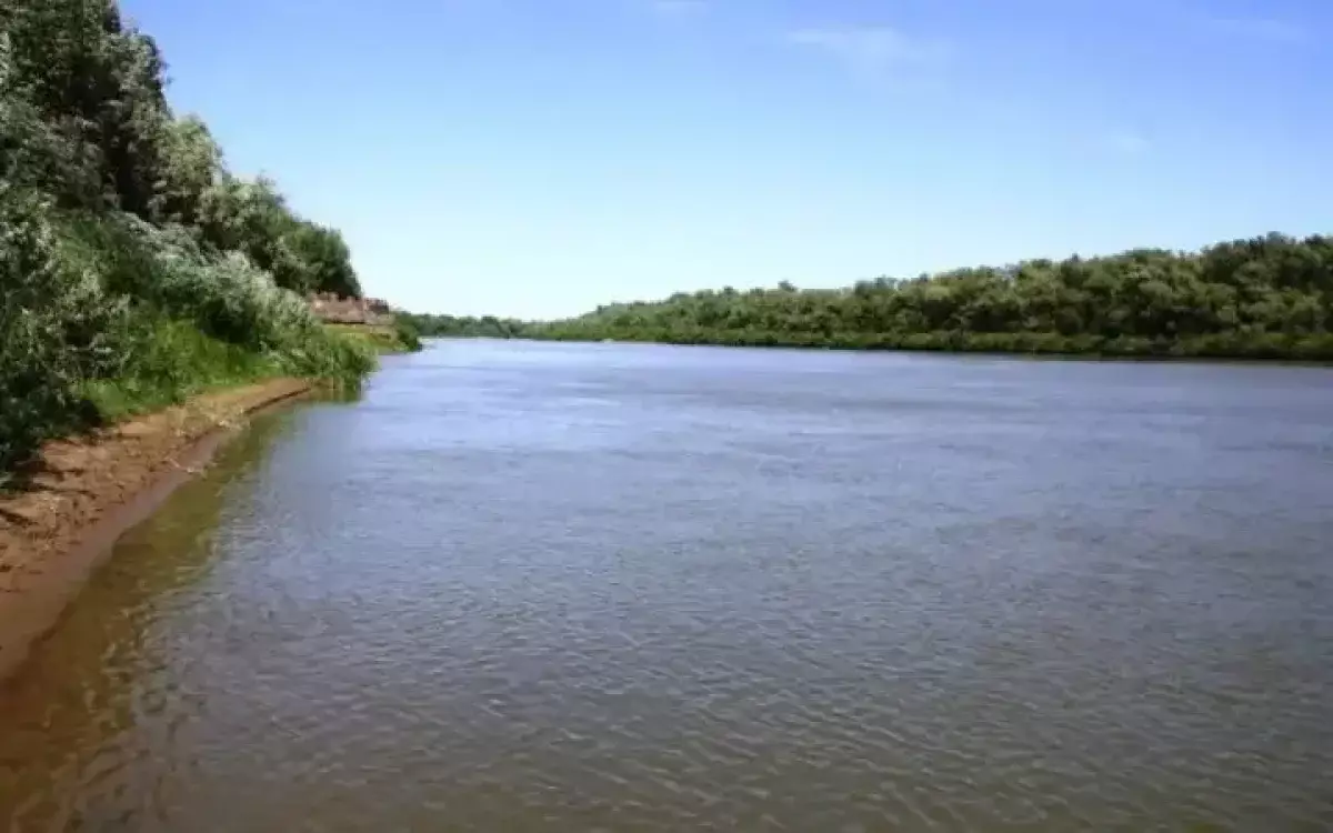 В городе Атырау уровень реки Жайык поднялся на 4 см