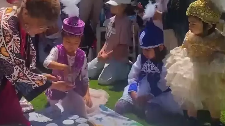 В Калифорнии открыли первый в США казахский детский сад