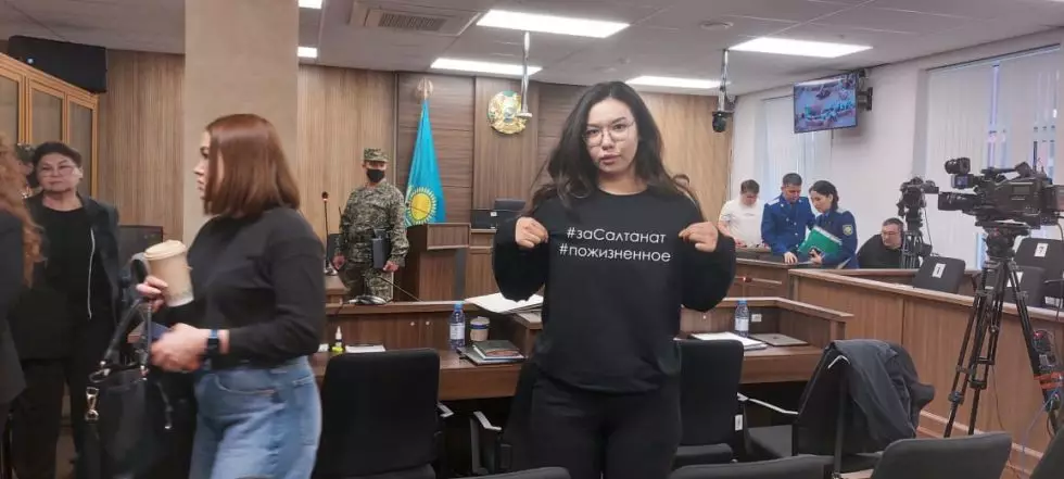 Адвокатам Бишимбаева не понравились футболки потерпевших