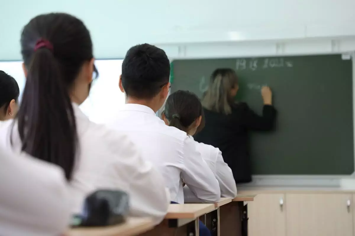 Актюбинские учителя подали в суд на директора школы