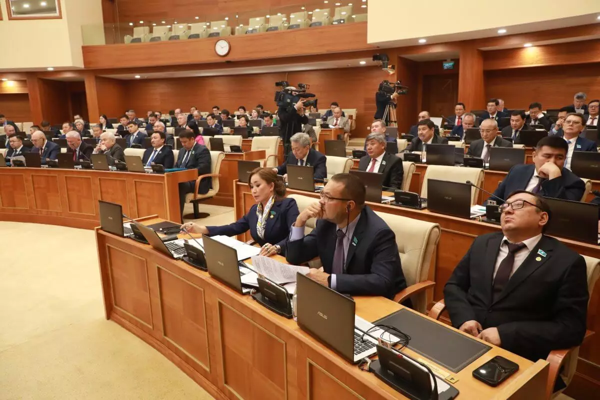Депутаты предложили ввести ответственность за незаконный оборот прекурсоров в Казахстане