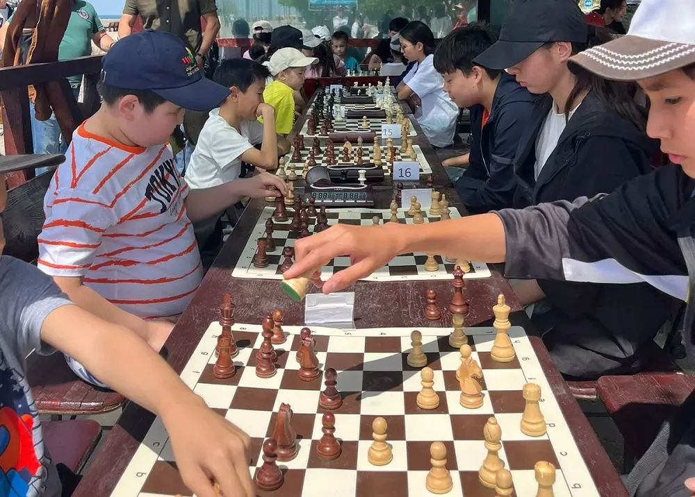 В Актау прошел городской турнир по шахматам среди детей и подростков