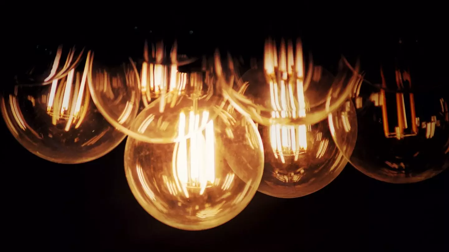 Тарифы на электроэнергию в Шымкенте повысили и «снизили» после массовых жалоб