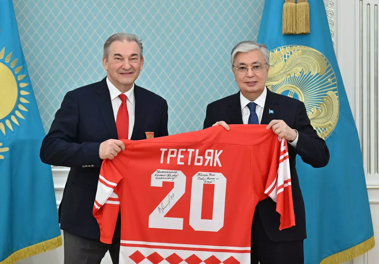 Вопросы развития хоккея в странах СНГ Токаев обсудил с президентом Федерации хоккея РФ