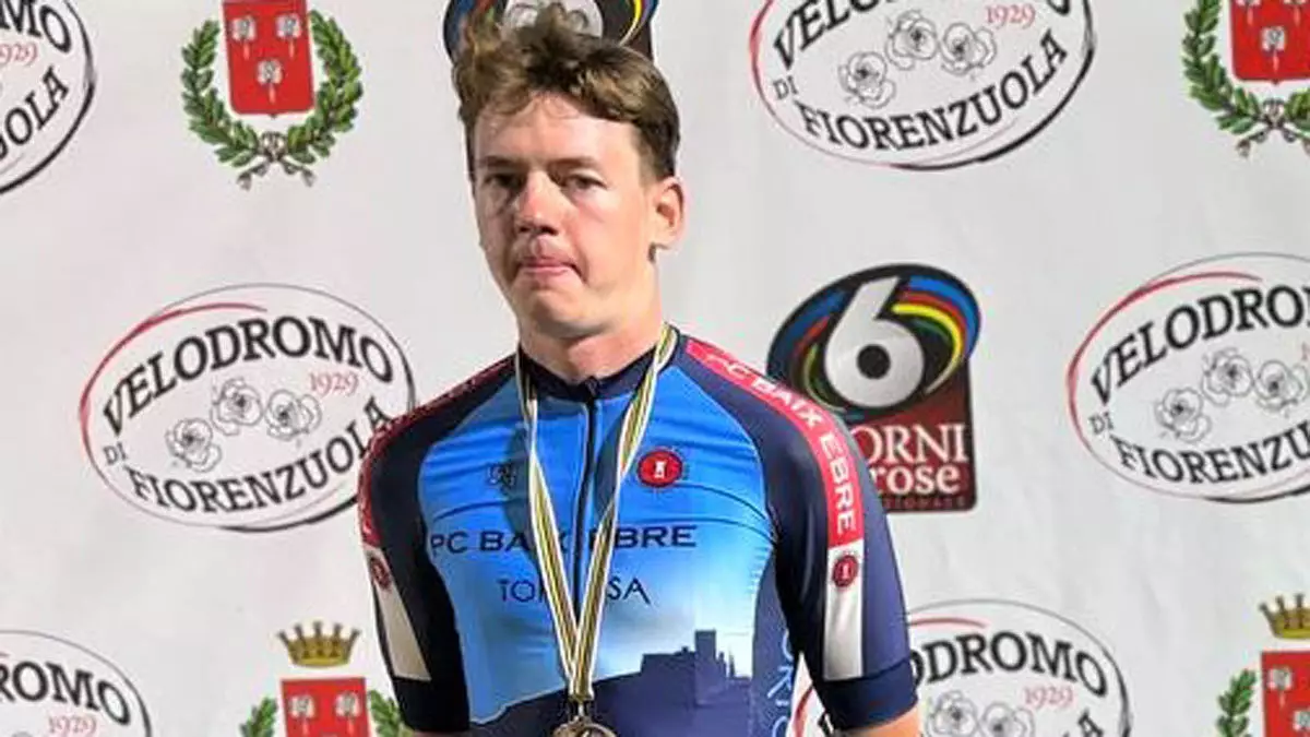 Российскому велогонщику Бугаенко включили гимн после победы в гонке в Италии