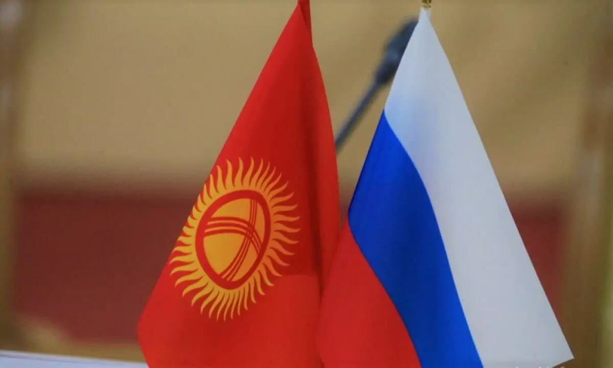 Кыргызстанцам вновь рекомендовали воздержаться от посещения России