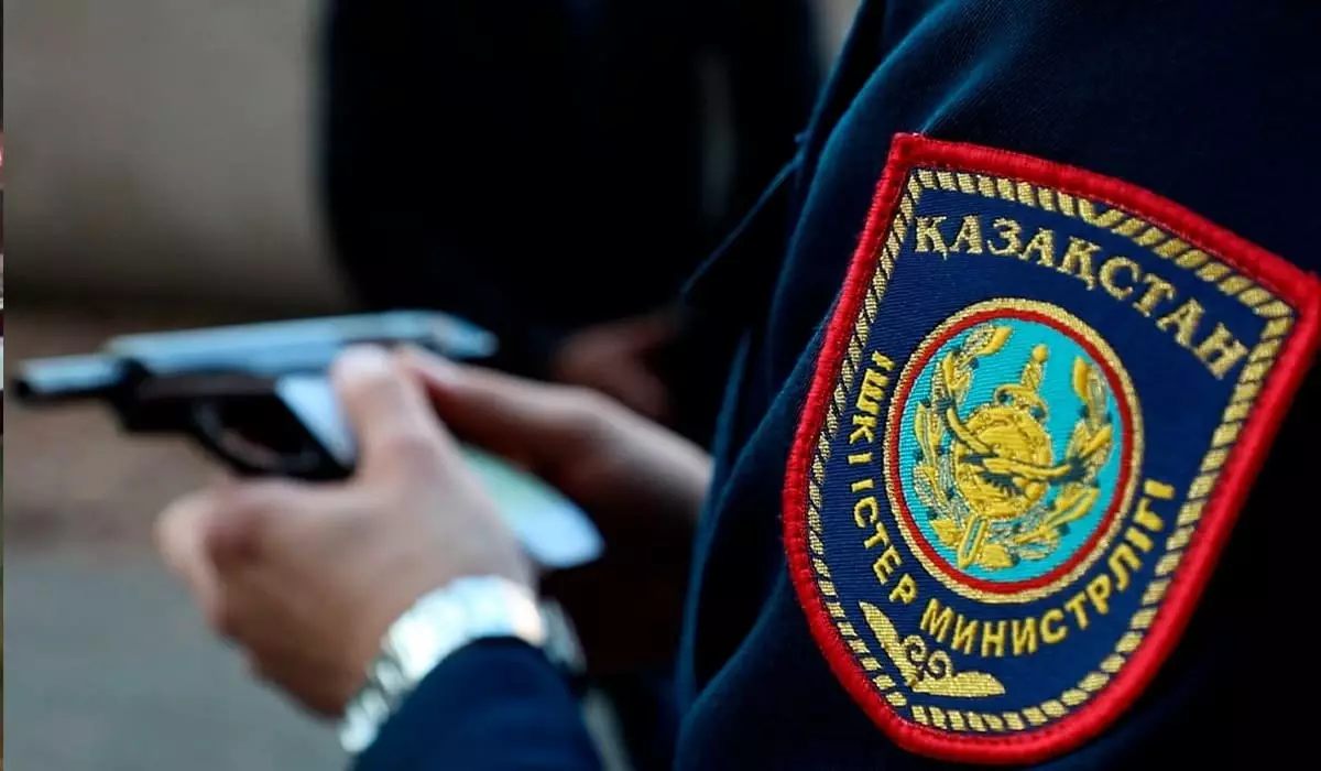 Двух полицейских лишили званий из-за укрывательства преступления в Павлодарской области