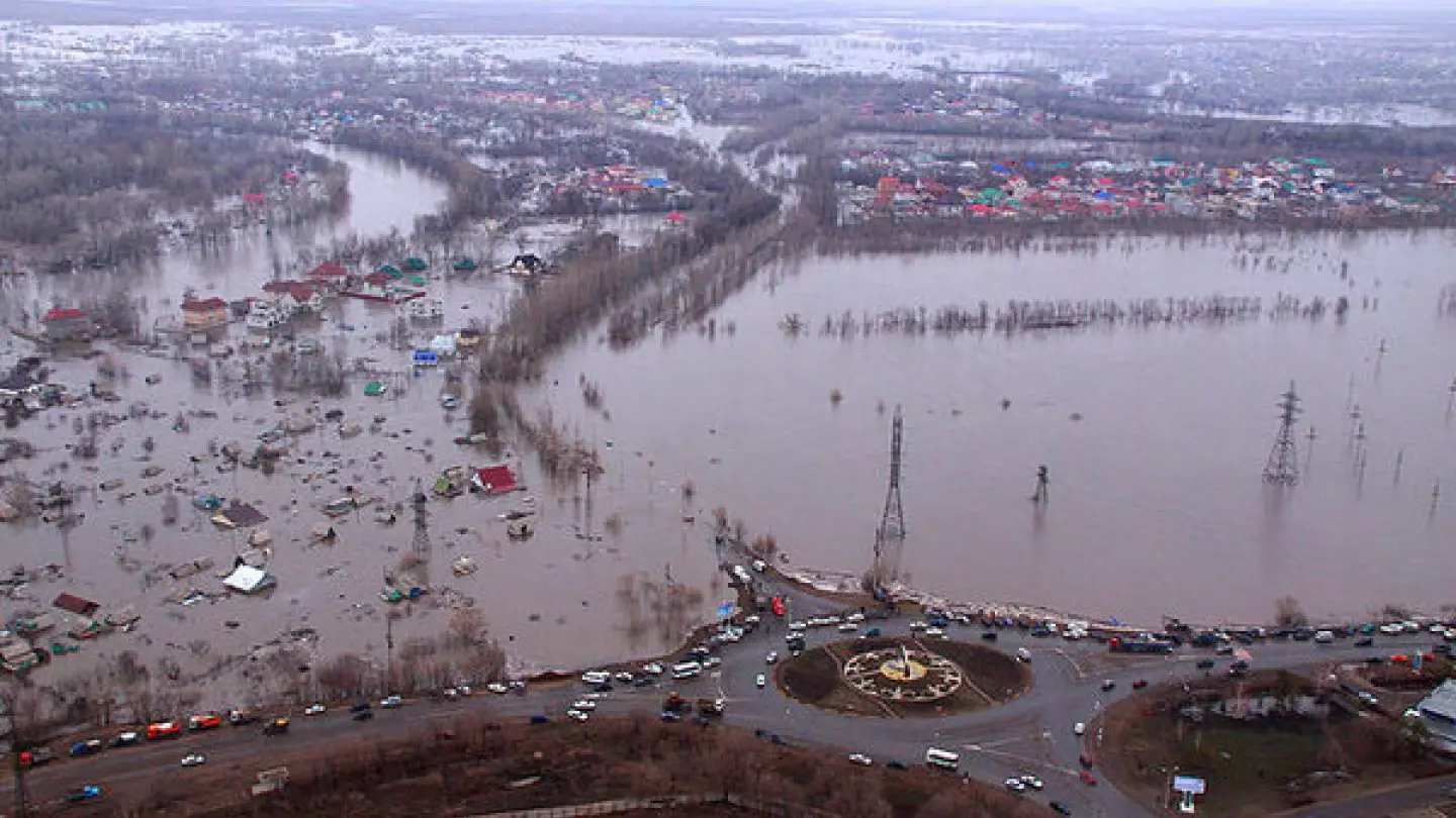 «Помощь от государства получили единицы» — жители затопленных дач в Уральске оказались никому не нужны