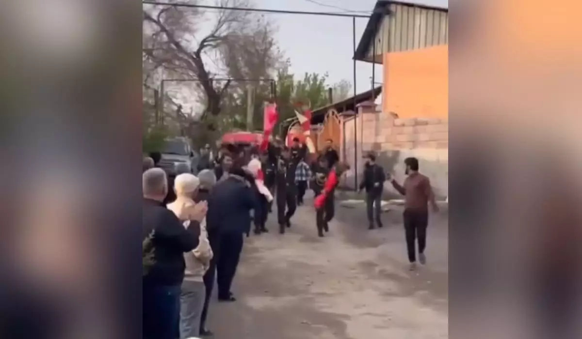 Парни устроили стрельбу на встрече «дембеля» в Алматинской области (ВИДЕО)