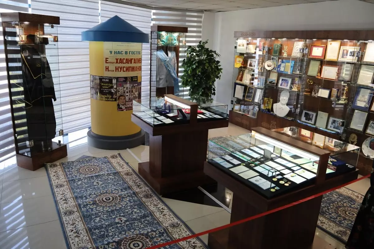 В Алматы открылся музейный уголок Ескендира Хасангалиева