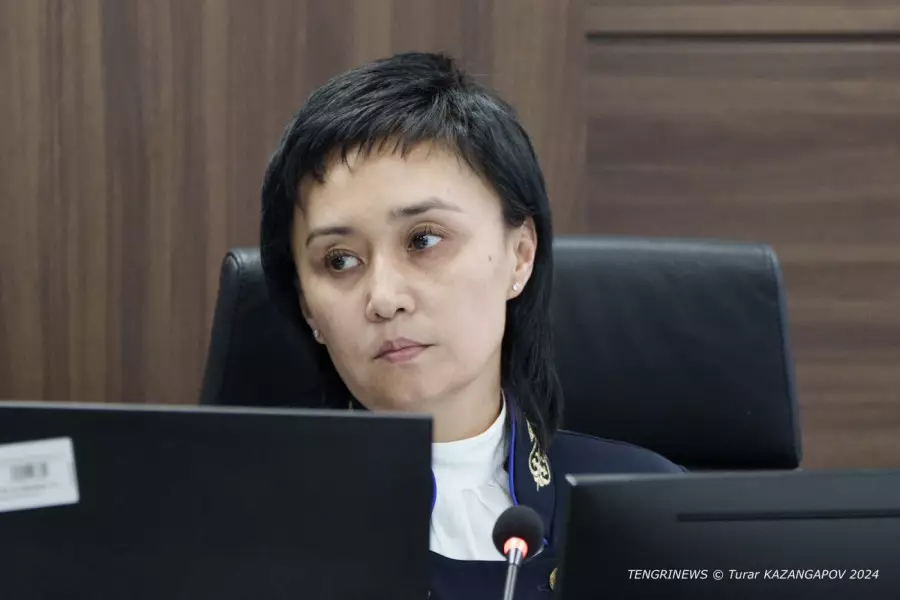 Бишімбаевқа қатысты сот жарыссөзі: судья адвокат Ғазымжановқа тағы бірнеше ескерту жасады