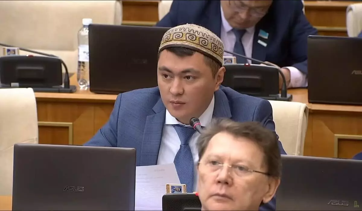 Ввести еженедельный «чистый четверг» в Казахстане предлагает депутат