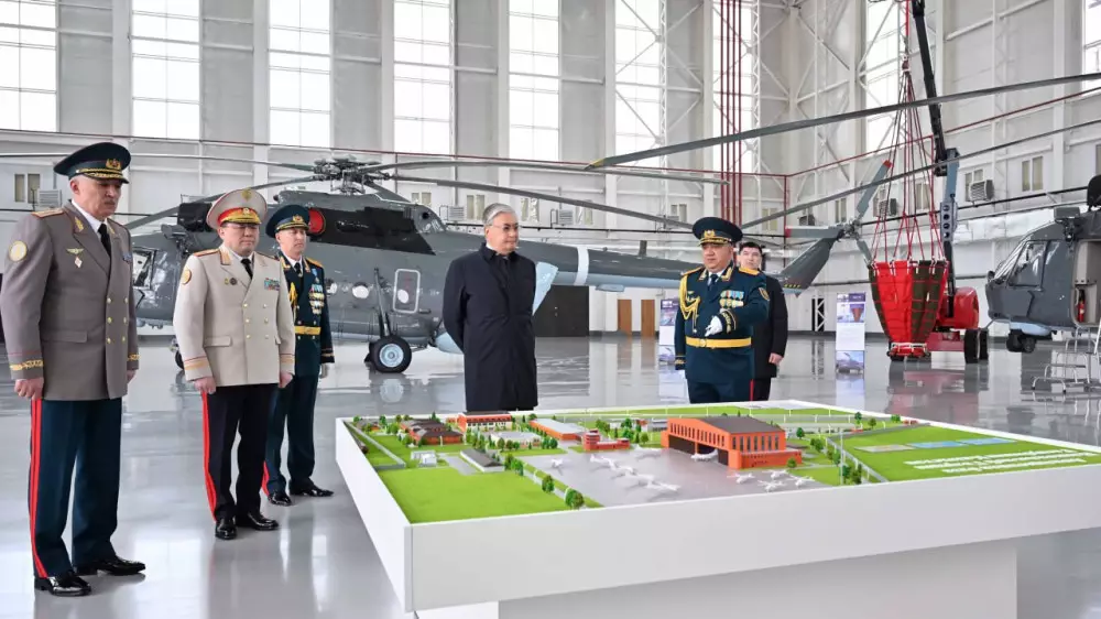 Токаев принял участие в церемонии открытия авиабазы