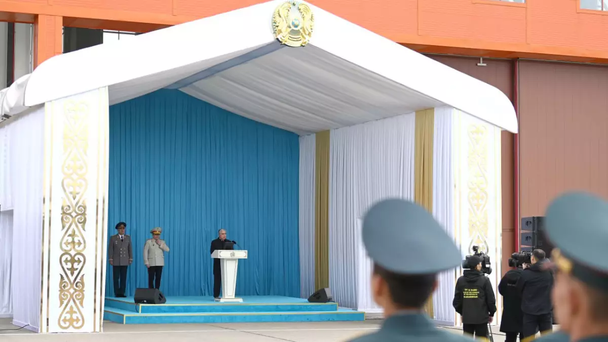 Глава государства принял участие в церемонии открытия авиабазы Нацгвардии