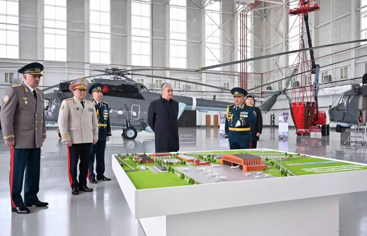 Новую военную технику показали президенту Казахстана