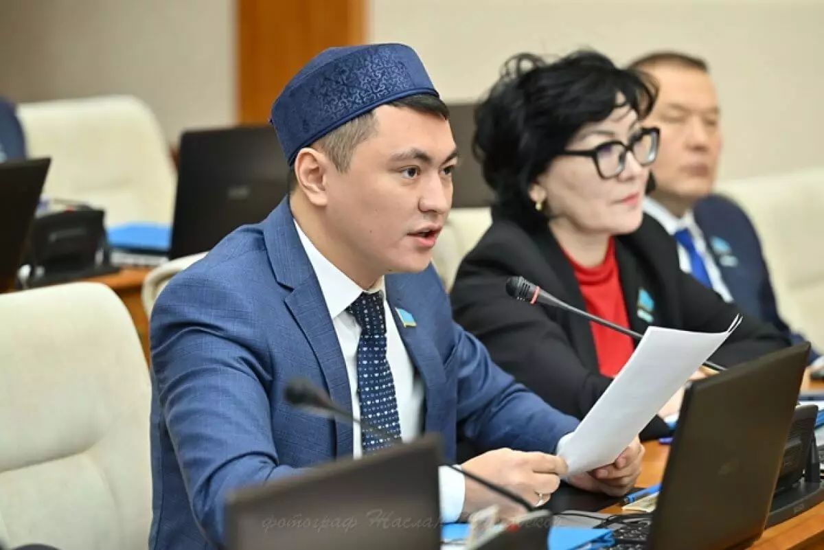 В Казахстане предлагают ввести еженедельные чистые четверги