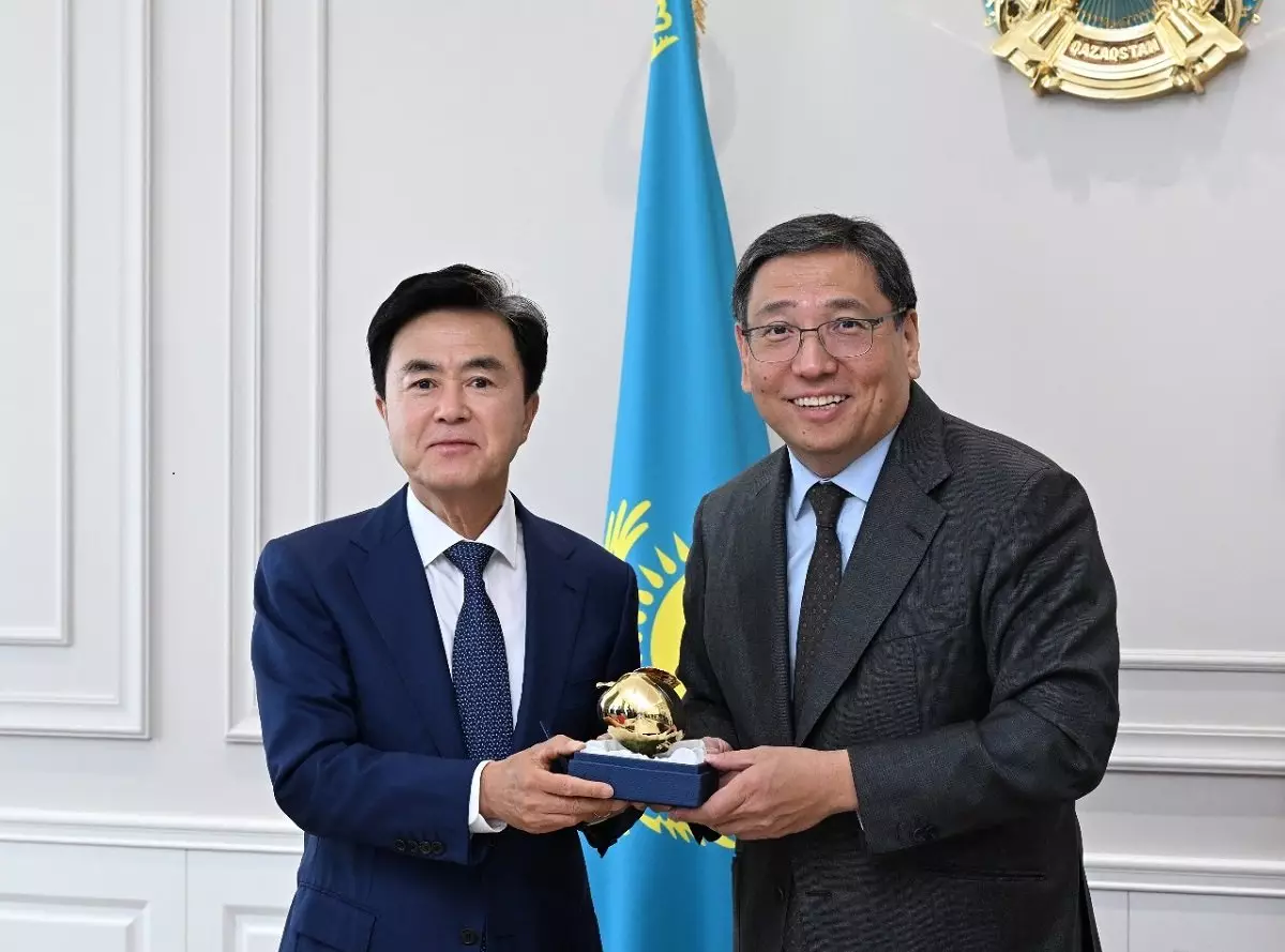 Аким Алматы встретился с губернатором провинции Чунчоннам-до