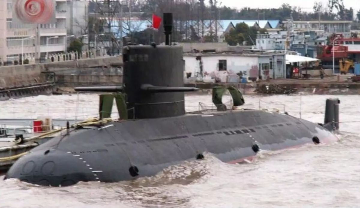 Пакистан спустил на воду китайскую подводную лодку