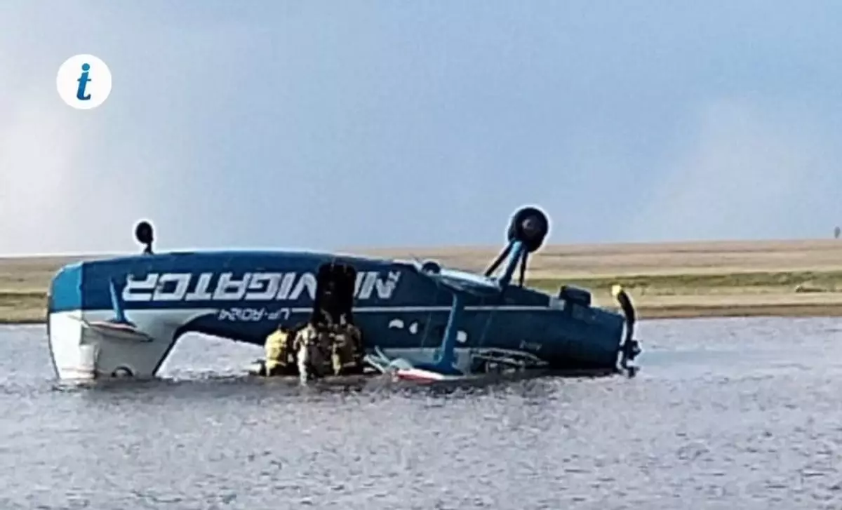 Санитарный борт потерял высоту и приводнился в Костанайской области