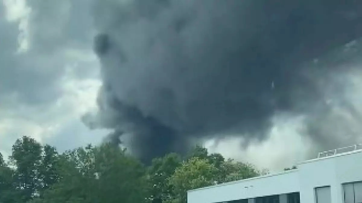 Берлин накрыло ядовитым дымом из-за пожара на военном заводе