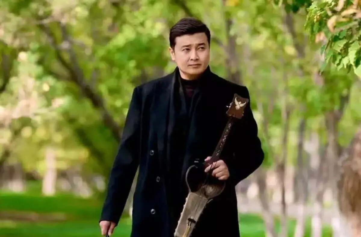 Казахстанец сыграл саундтрек из "Дюны" на кобызе (ВИДЕО)