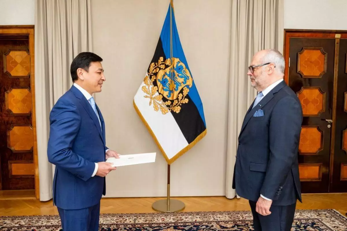 Посол Казахстана Алтай Кульгинов вручил верительные грамоты президенту Эстонии