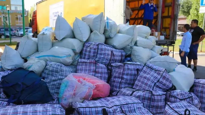 Около 380 тонн продовольствия отправили жамбылцы пострадавшим от паводков