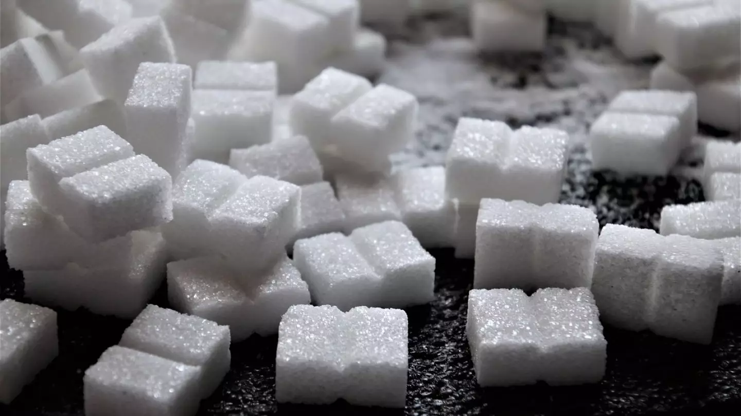 Россия больше всего сахара отсыпала Казахстану среди стран ЕАЭС