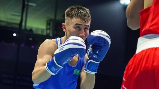 Казахстанец разгромил соперника и стал первым финалистом чемпионата Азии по боксу