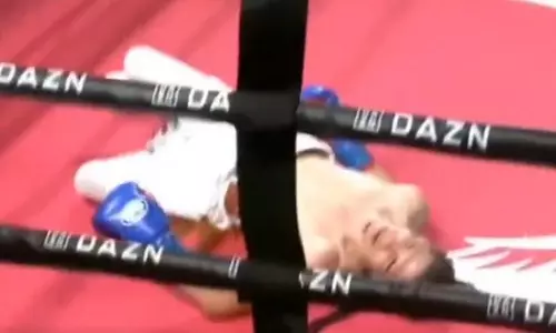 Непобежденный боксер оформил яркий нокаут с одного удара. Видео