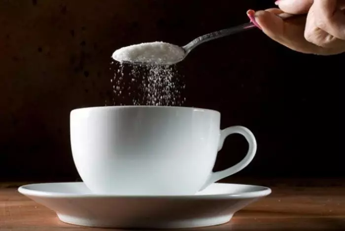 Какой кофе полезен — с сахаром или без