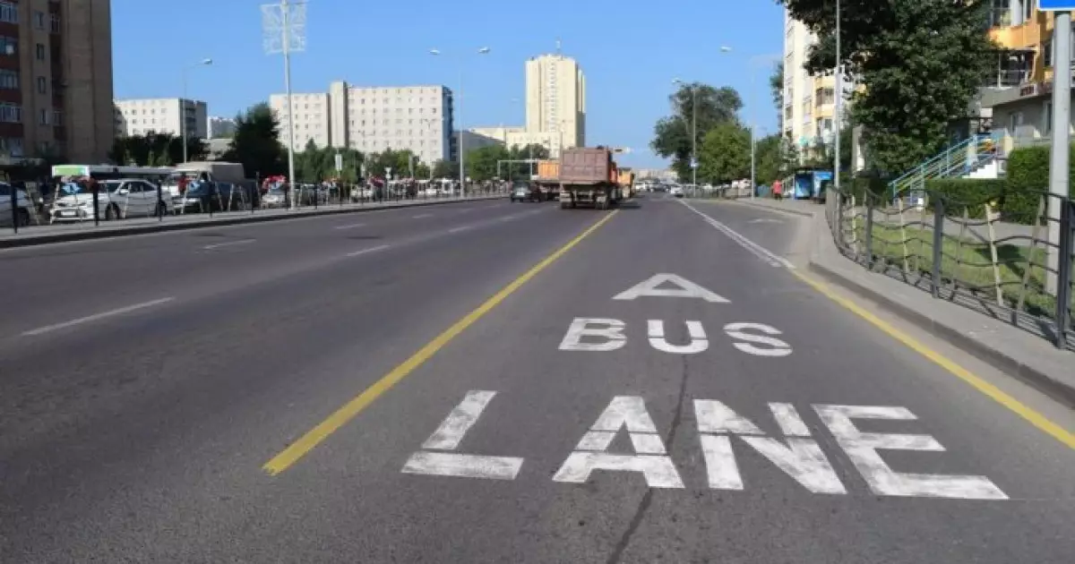   Астанада жаңа автобус жолақтары сызылды   
