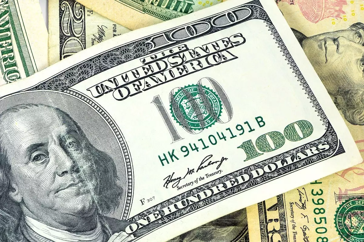 Не смог удержаться: что происходит с долларом в Казахстане