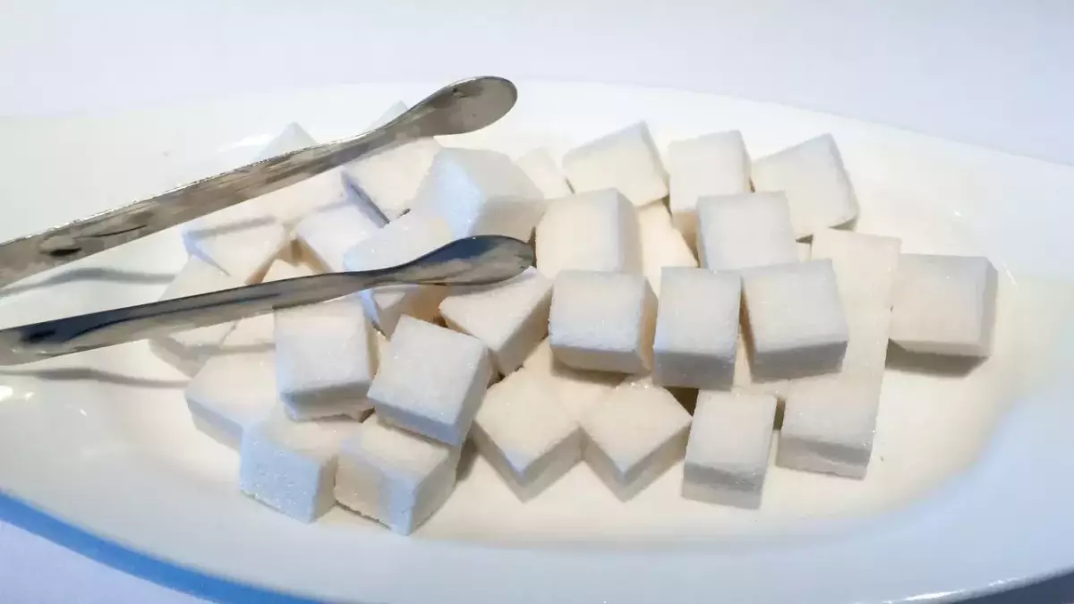Соседние страны вводят запрет на экспорт сахара: грозит ли казахстану дефицит белого песка?