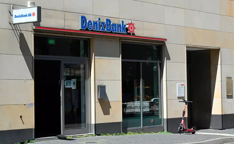 Крупнейший банк Турции вновь ужесточил условия открытия счетов россиянам