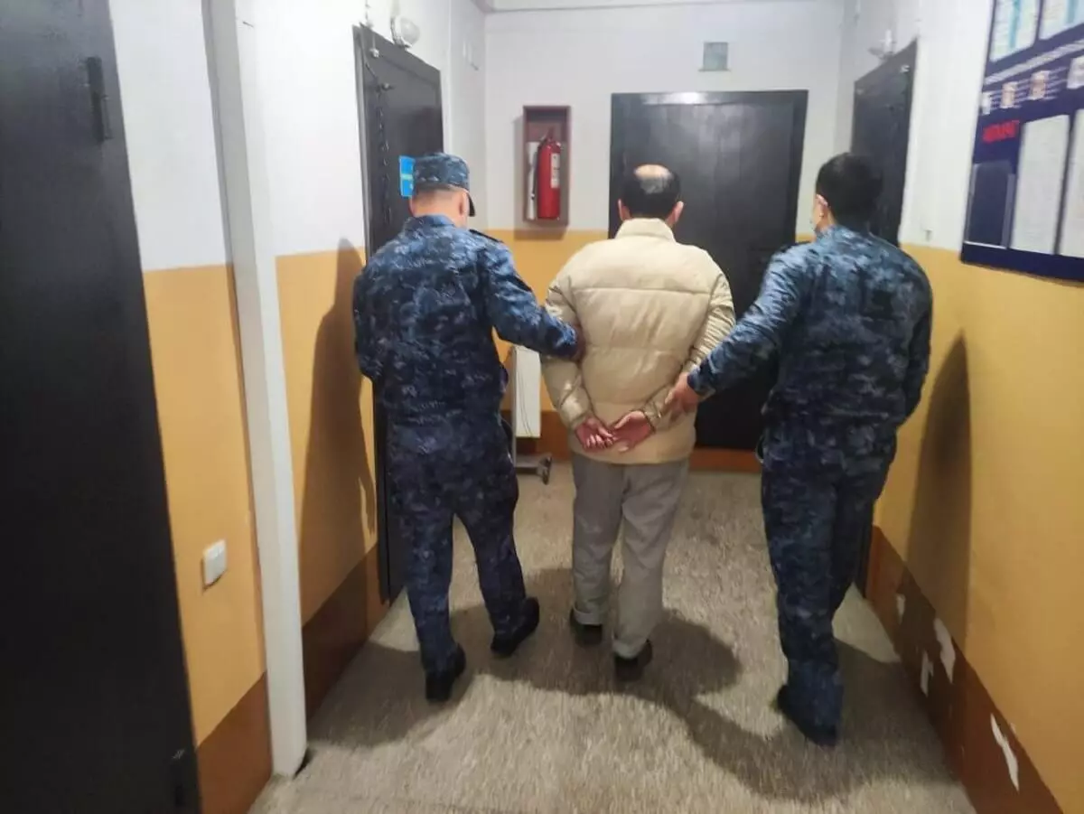 Иностранца, находящегося 10 лет в международном розыске, задержали в области Абай